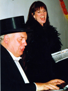 Charles Robin Broad und Rebecca Vanden Berg bei Broad on Broadway